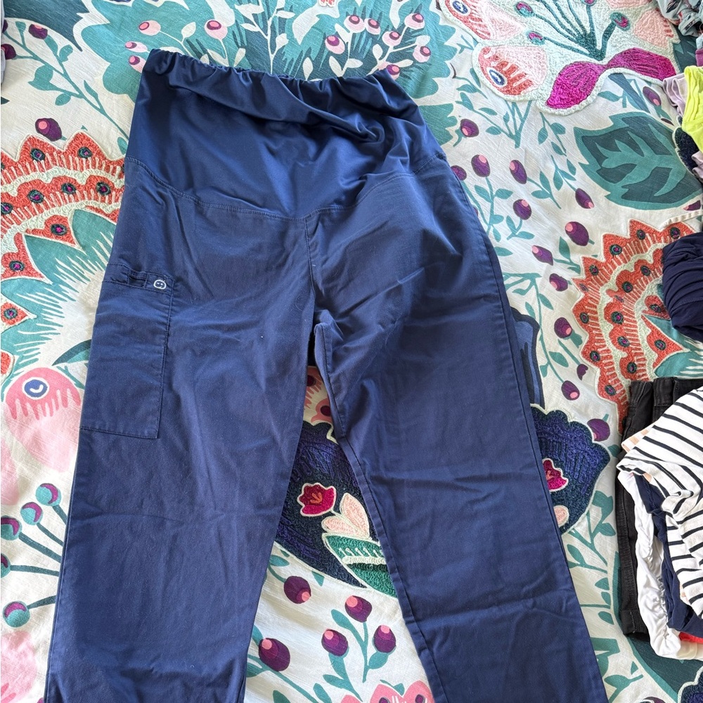 Wonder wink maternity scrub pants